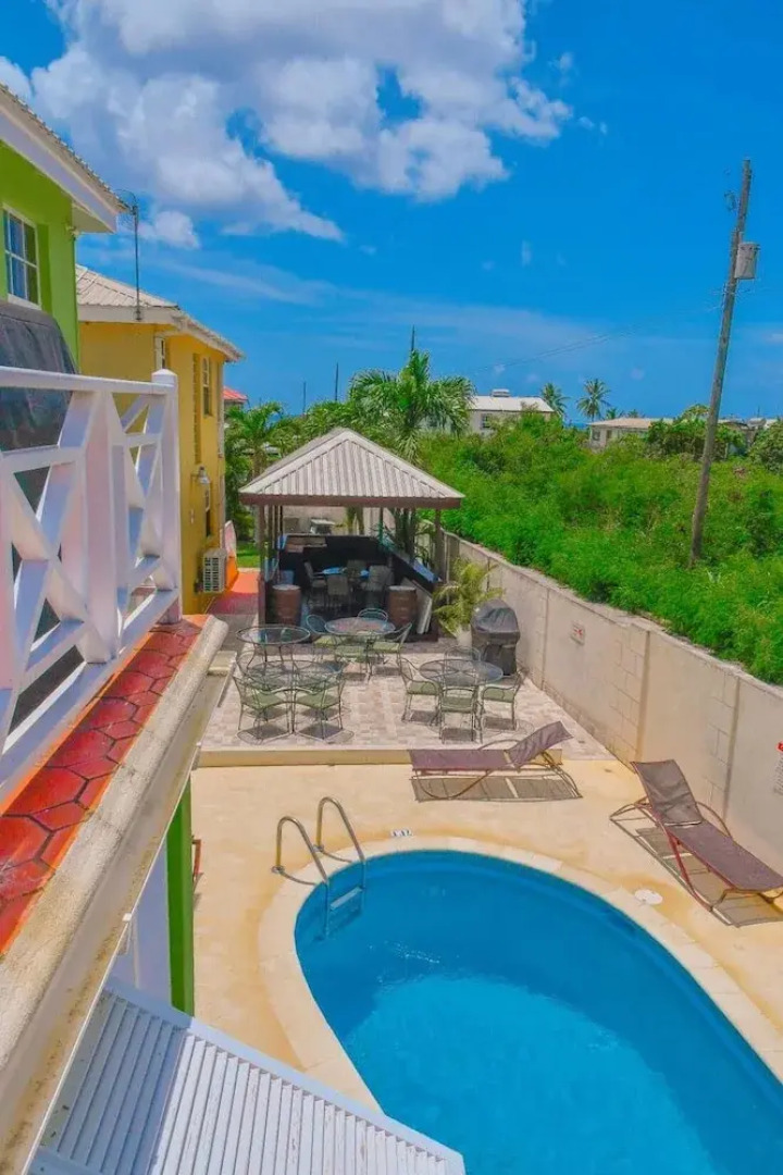 Two Bedroom Apartment With Pool Located Near the Beach and Kensington Oval