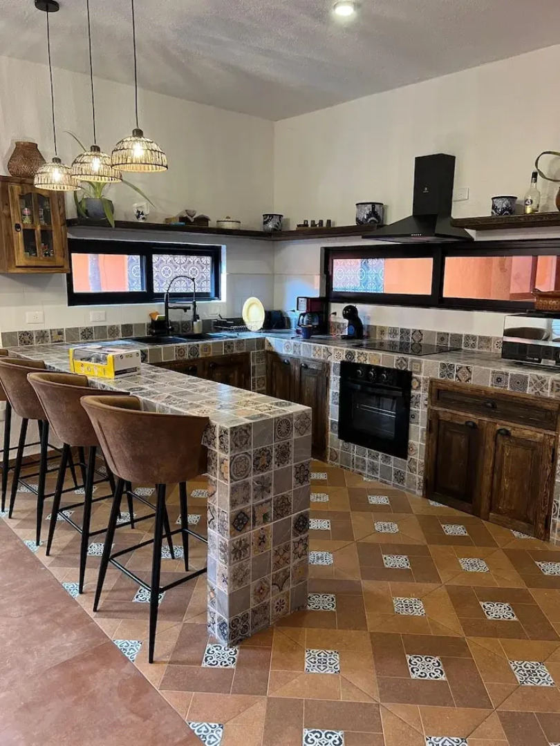 Casa Colonial en Pueblo Mágico by Adhoc