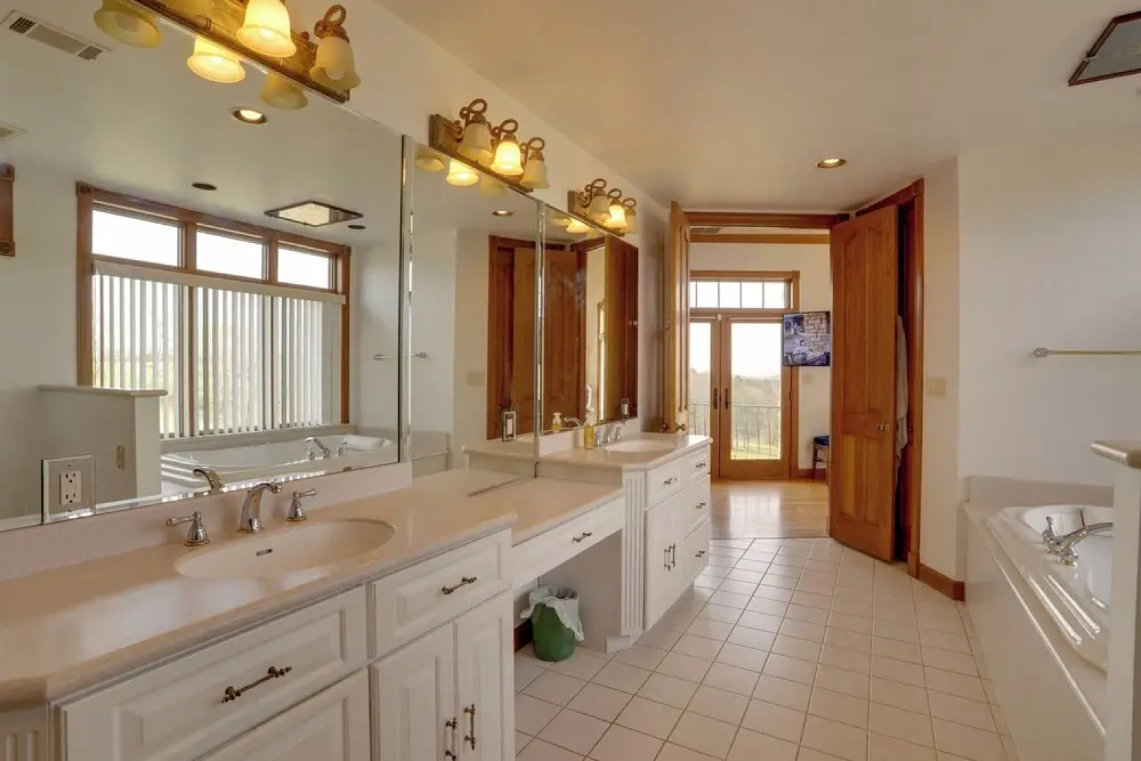 366 Shared Acres, Lake Access: Ozark Getaway!