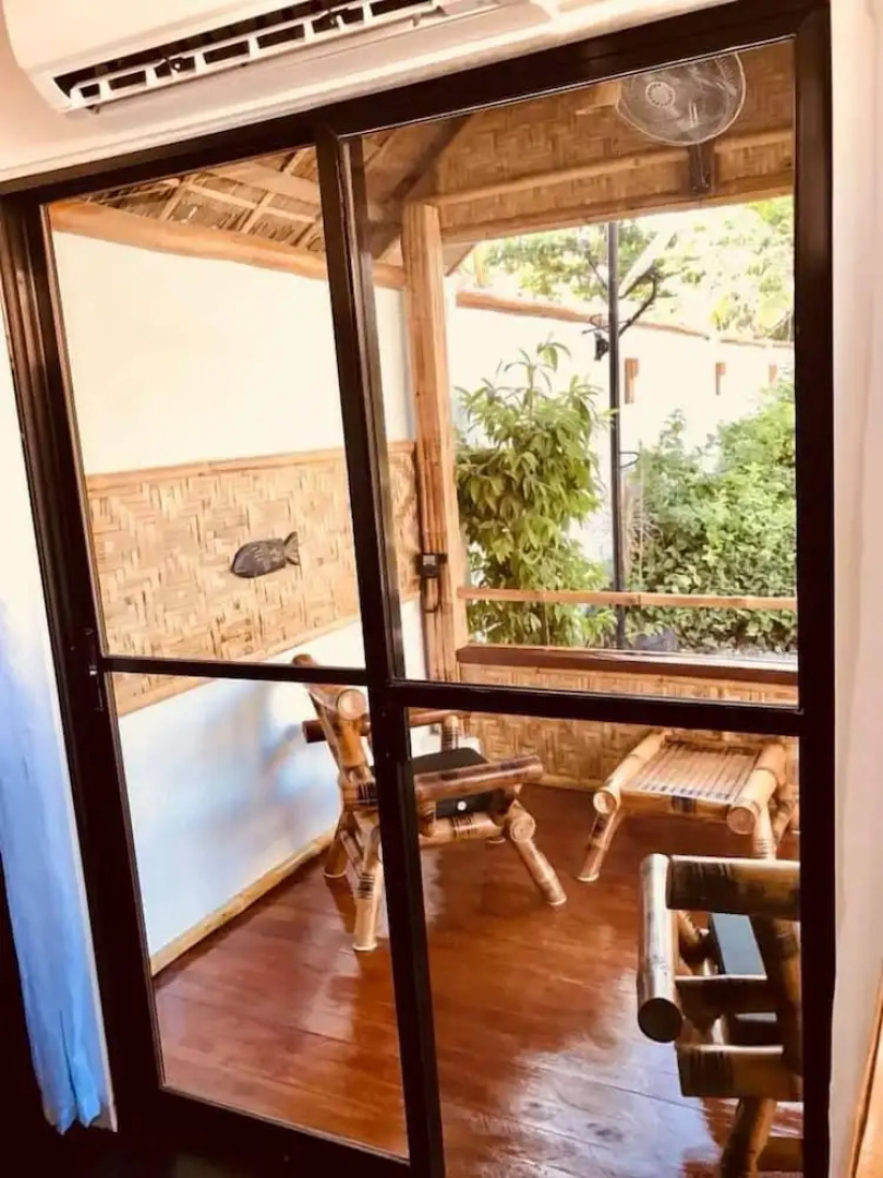 Everyday Sunday Hotel Cafe