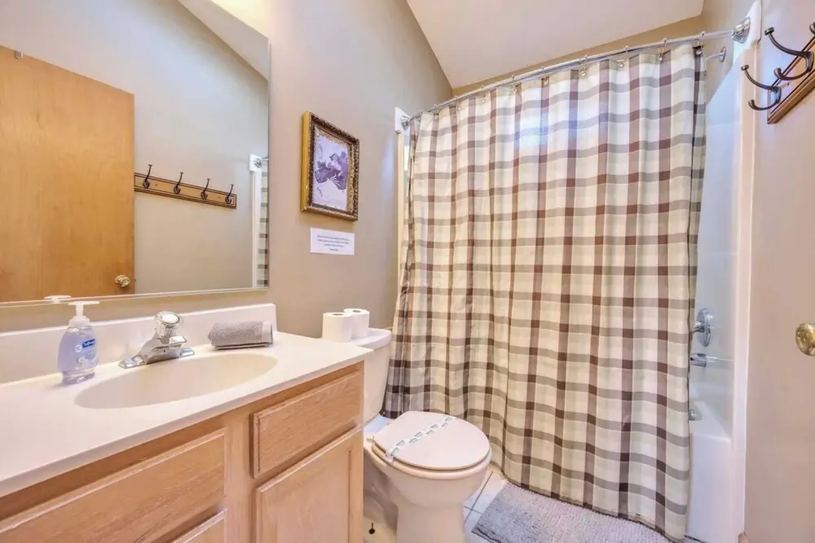 Pocono Pinnacle by Avantstay Steps to the Lake, Game Room, Large Deck