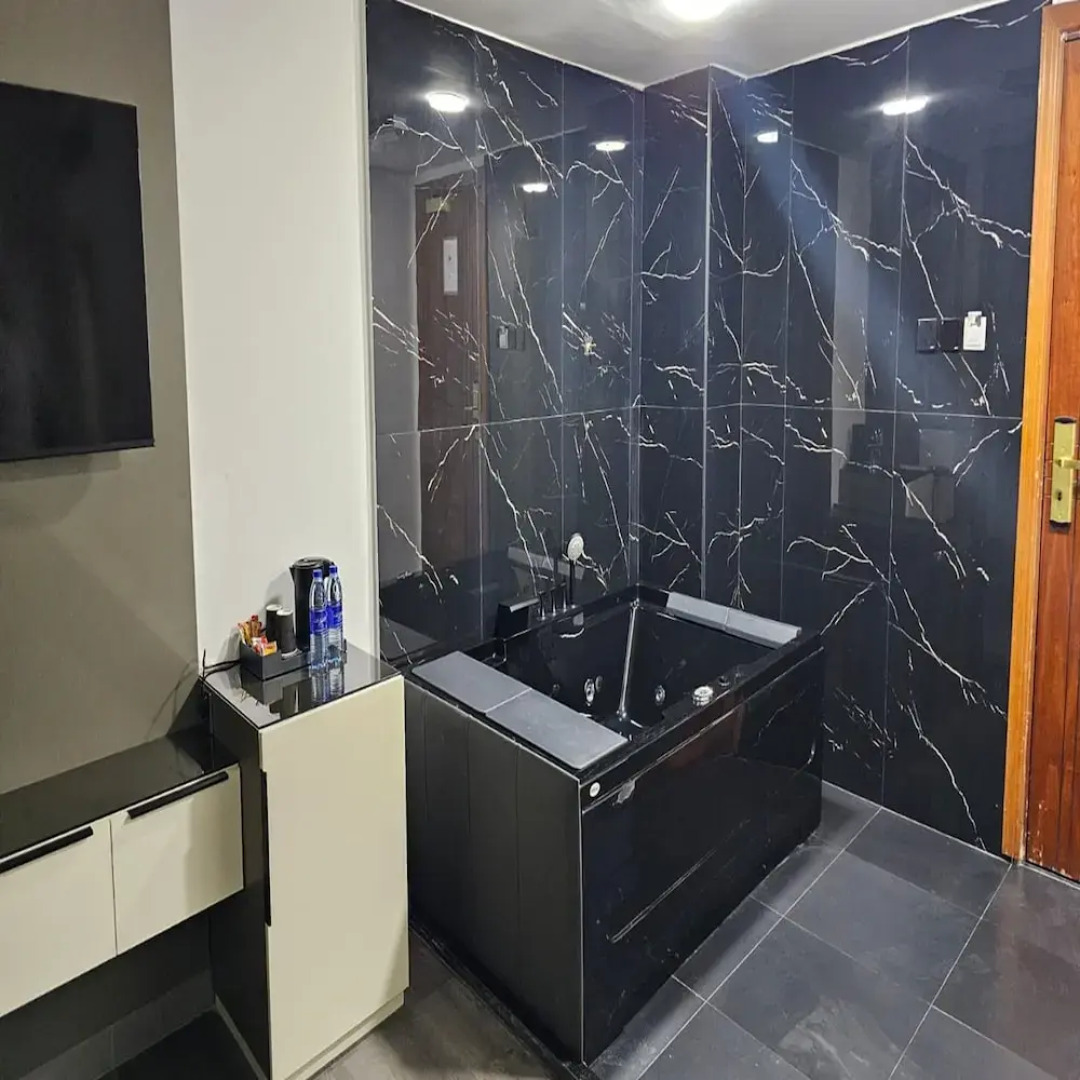 Royal Tulip Dancenter Suites Sharjah