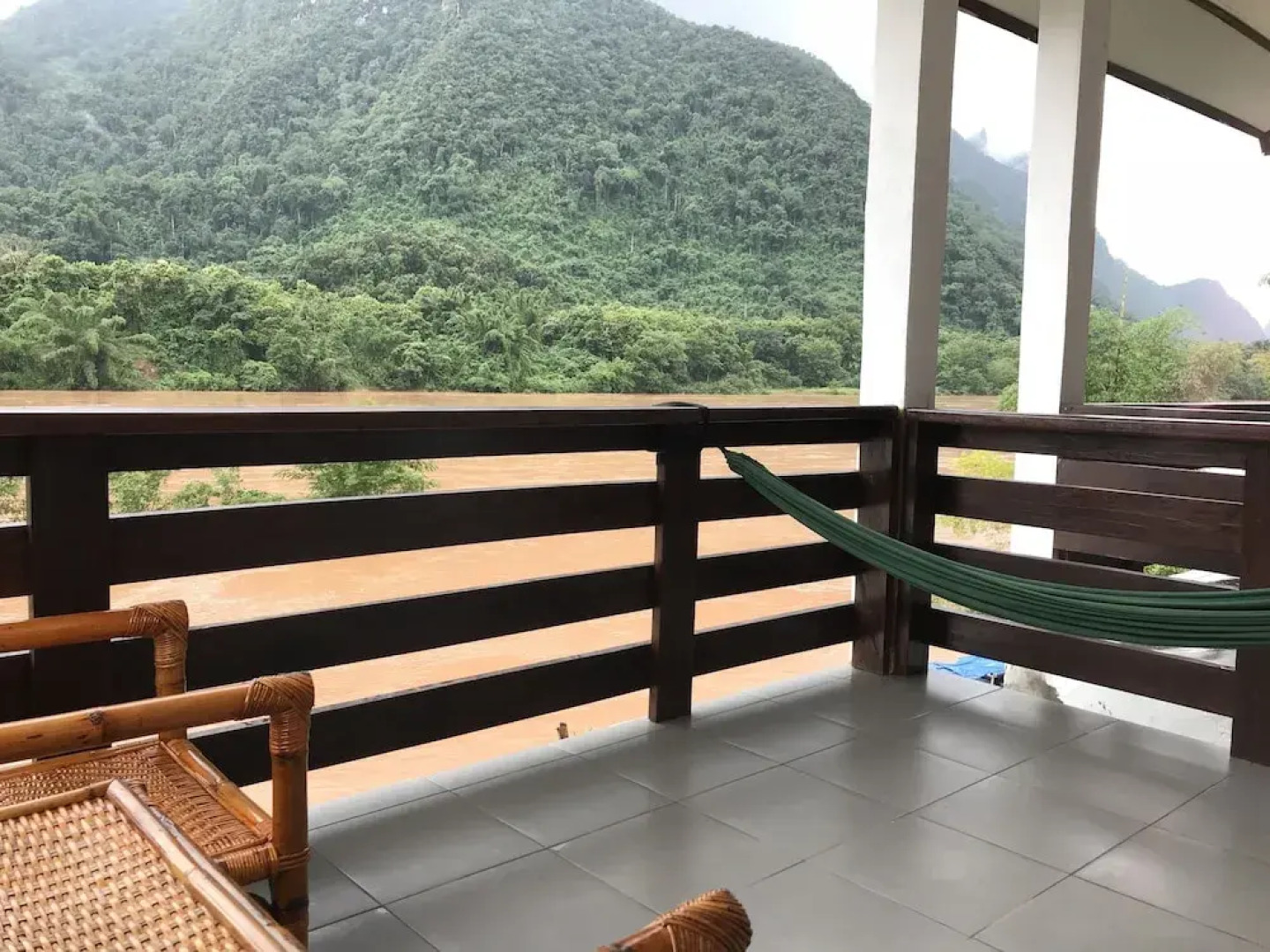 Riverview Bungalows & GH