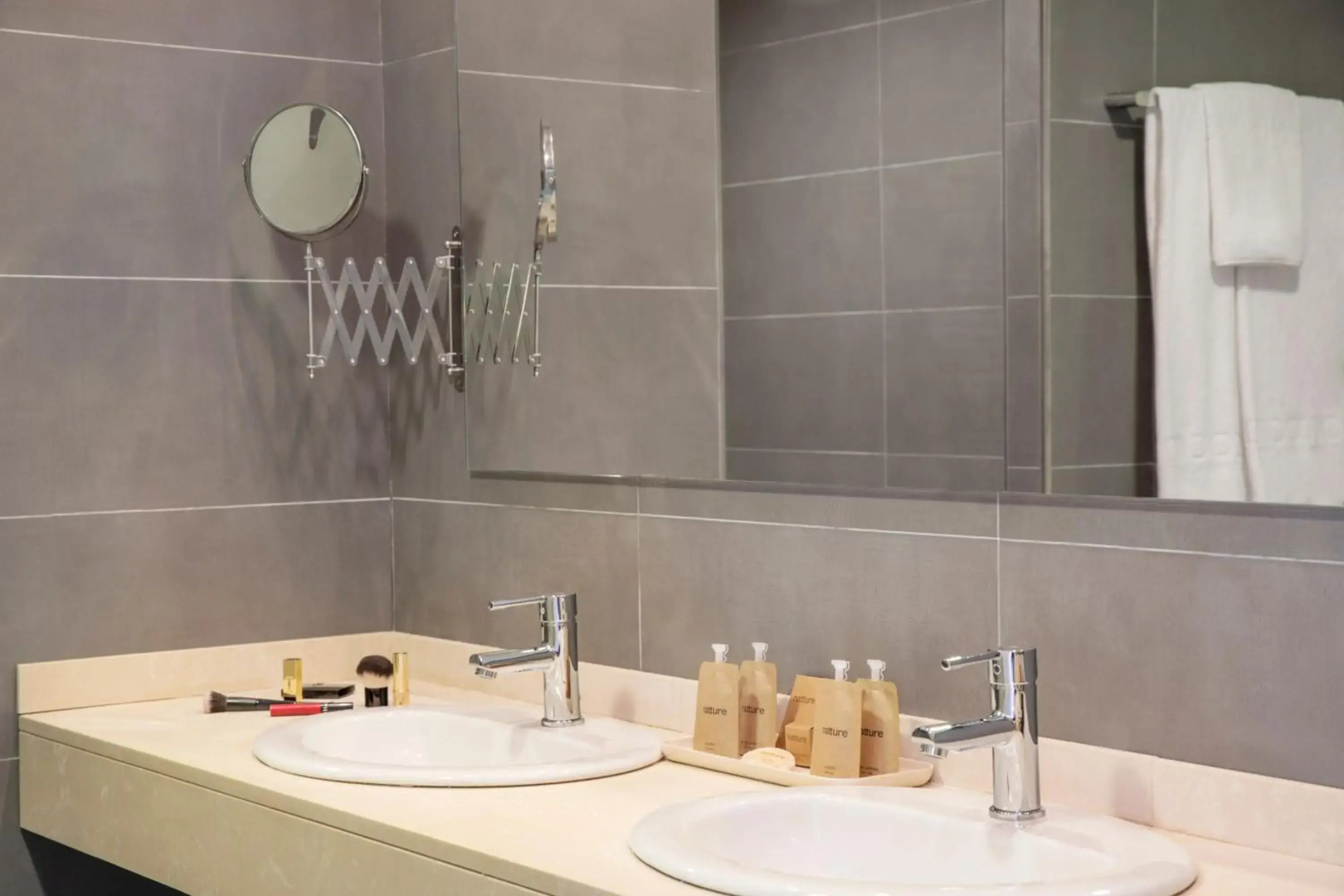 Portodrach Aparthotel & Suites