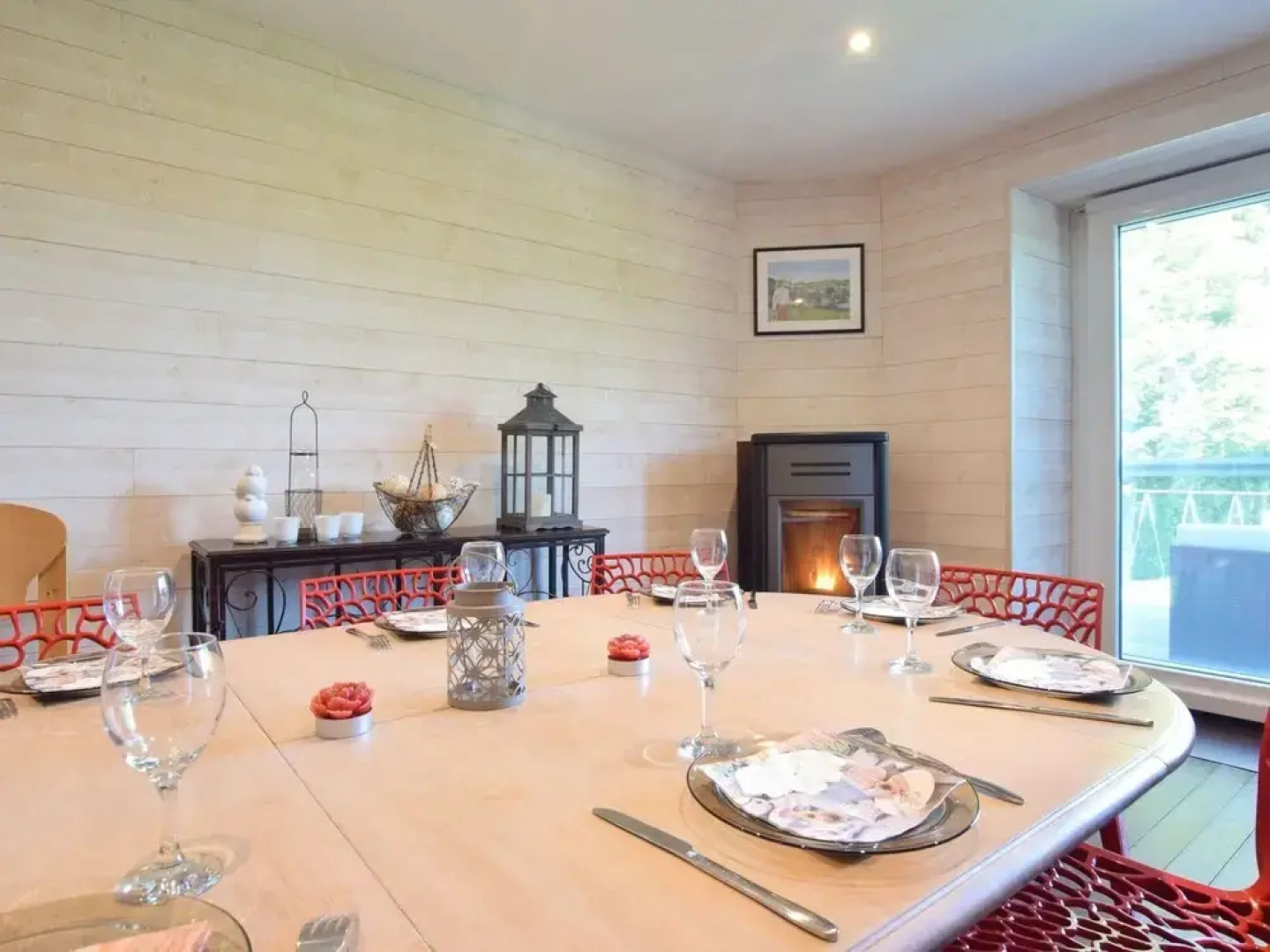 Lavish Holiday Home in Chassepierre With Terrace