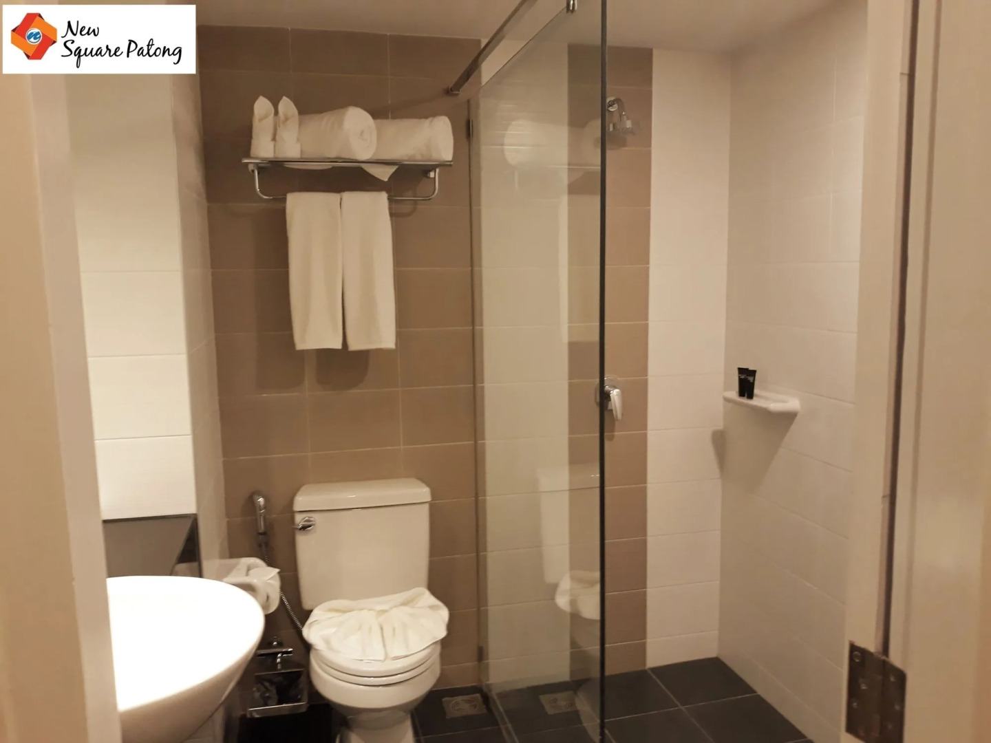 New Square Patong Hotel