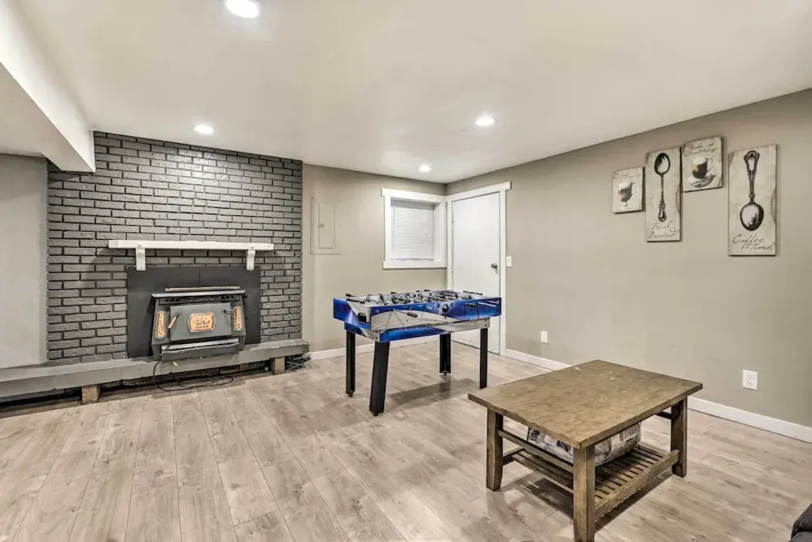 Spacious Kent Home ~ 17 Mi to Dtwn Seattle!