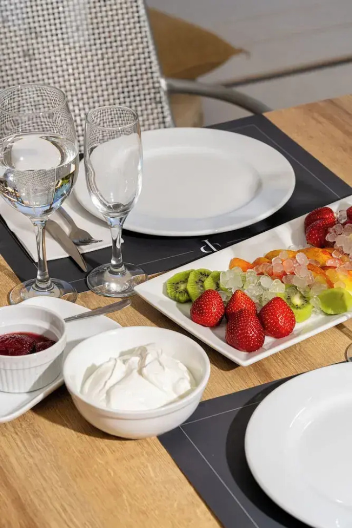 PHEIA, Vriniotis Resorts