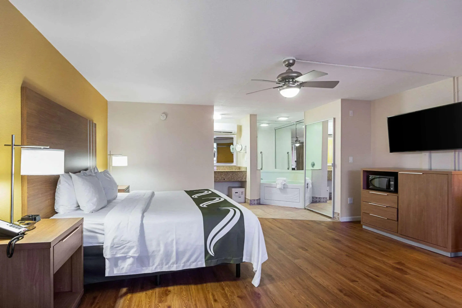 Quality Inn & Suites Airport/Cruise Port Hollywood