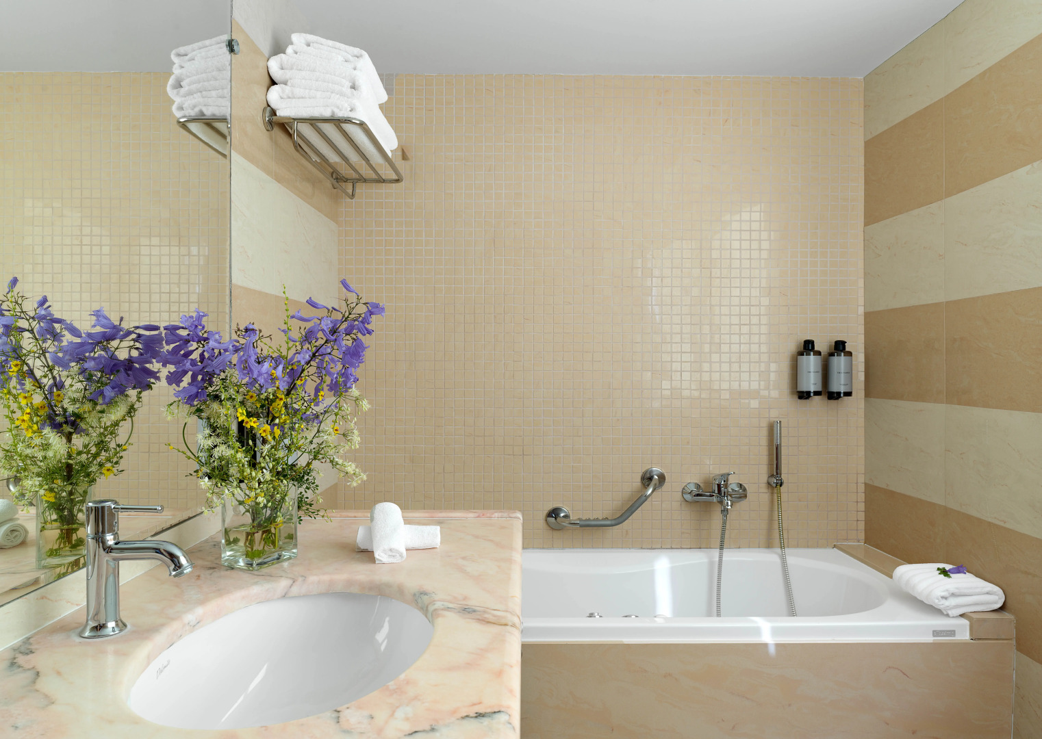 Seafos Luxury Resort & Spa