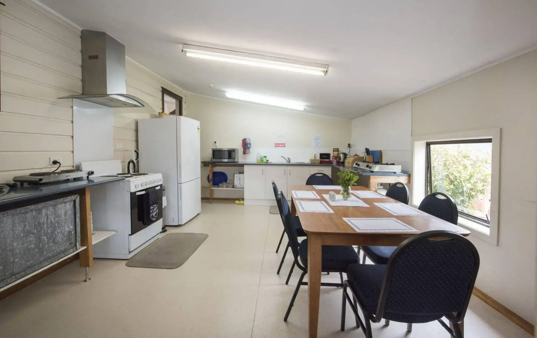 Adventure Lodge & Motel