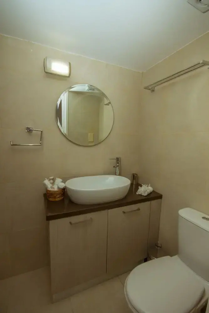 Thyone Uno Bal Cottage