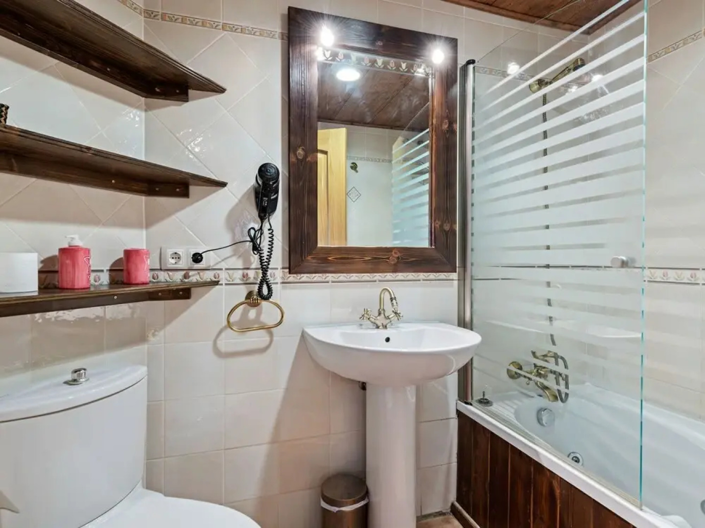 Charming Apartment in Gudar With Terrace