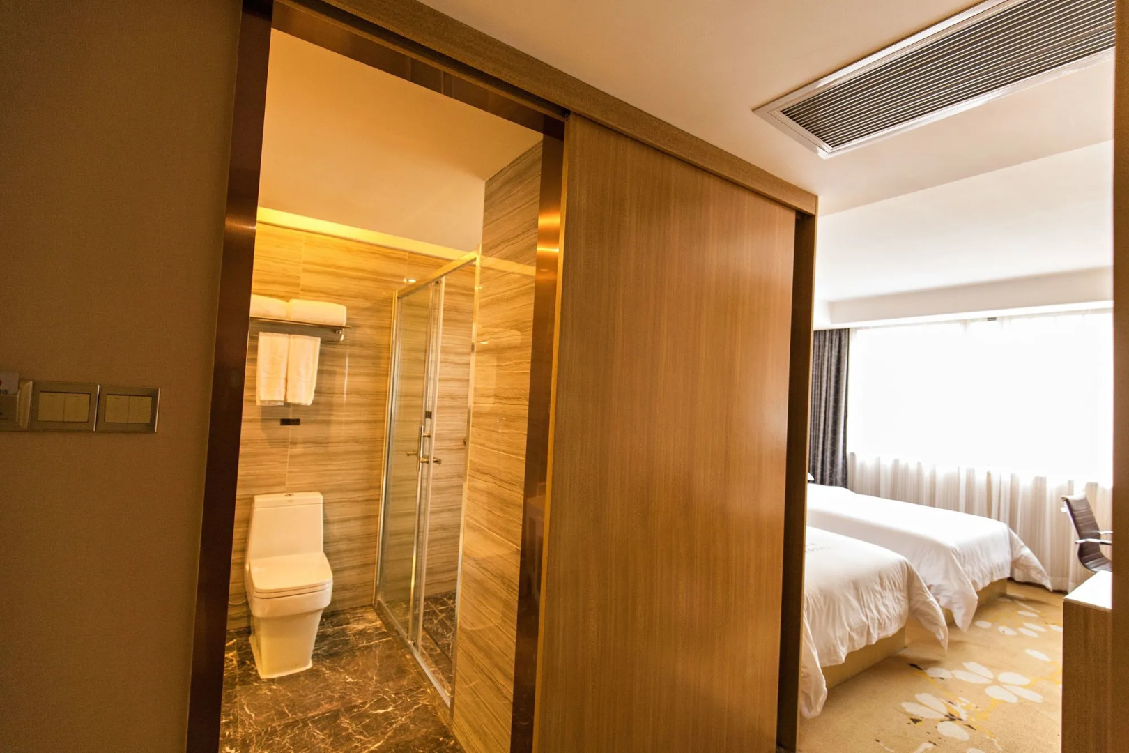 XingHe Hotel East Railway Branch