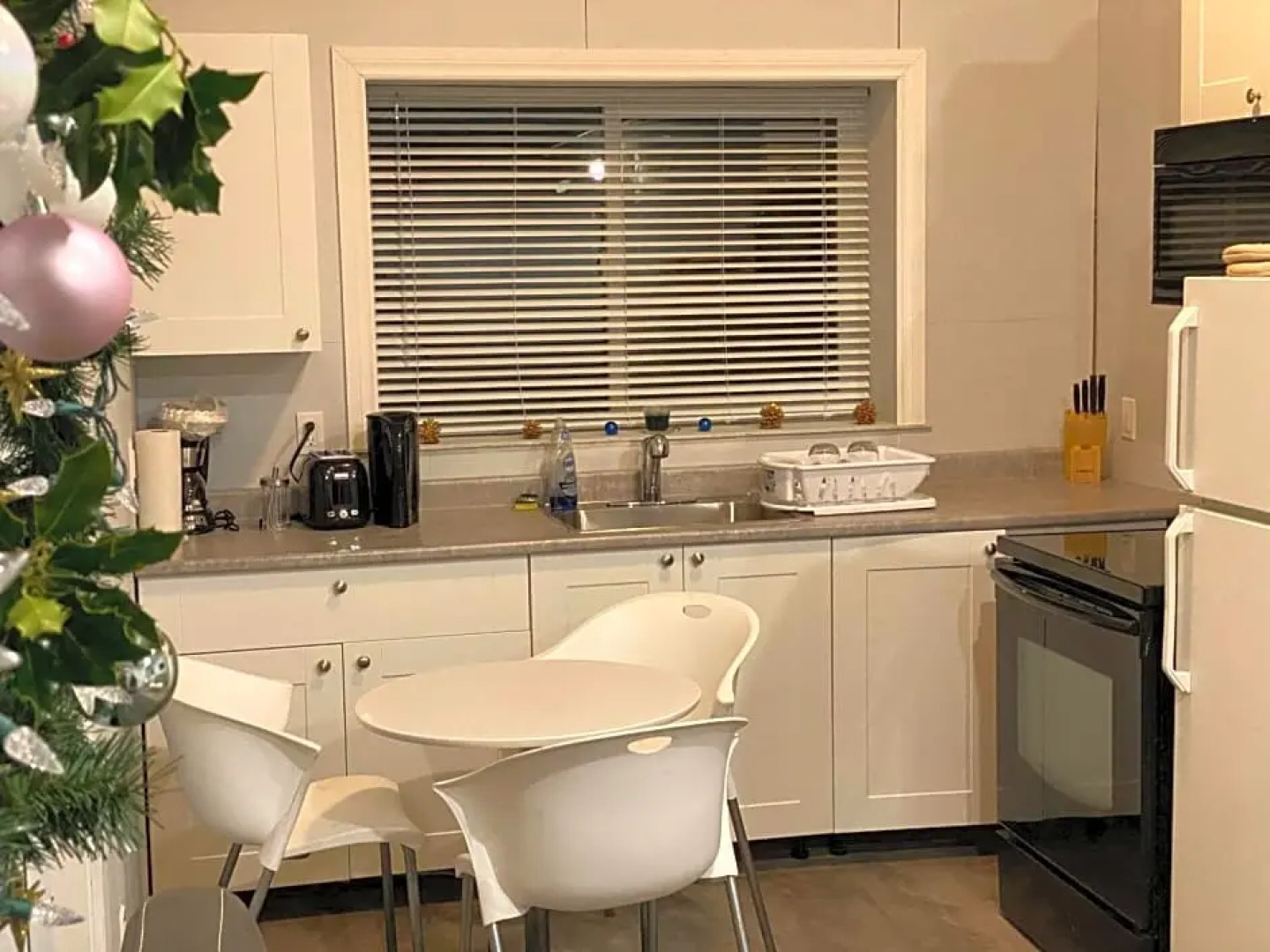 Harrison Lake Cottages