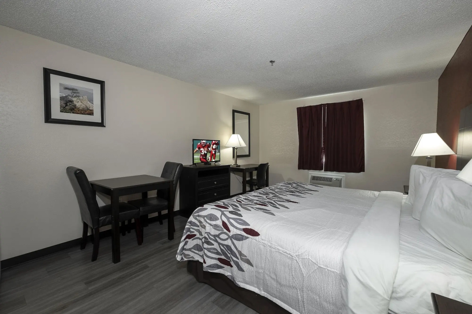 Red Roof Inn & Suites Pensacola - NAS Corry