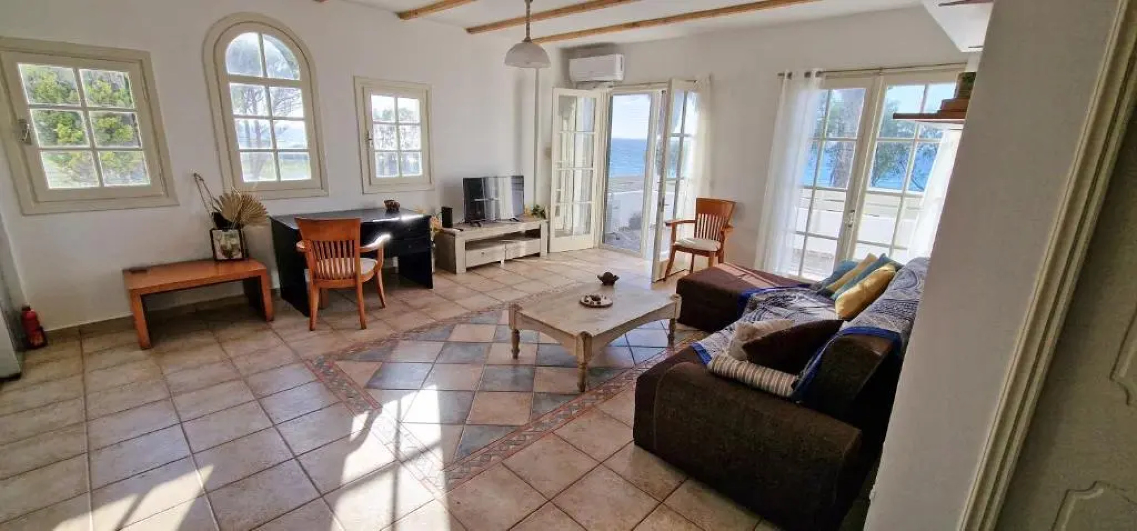 Beachlife: The Apartment