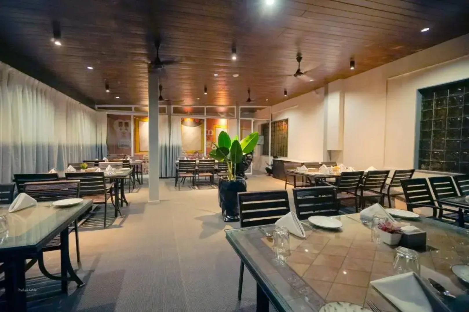 RG Exclusive Hotel-Akola