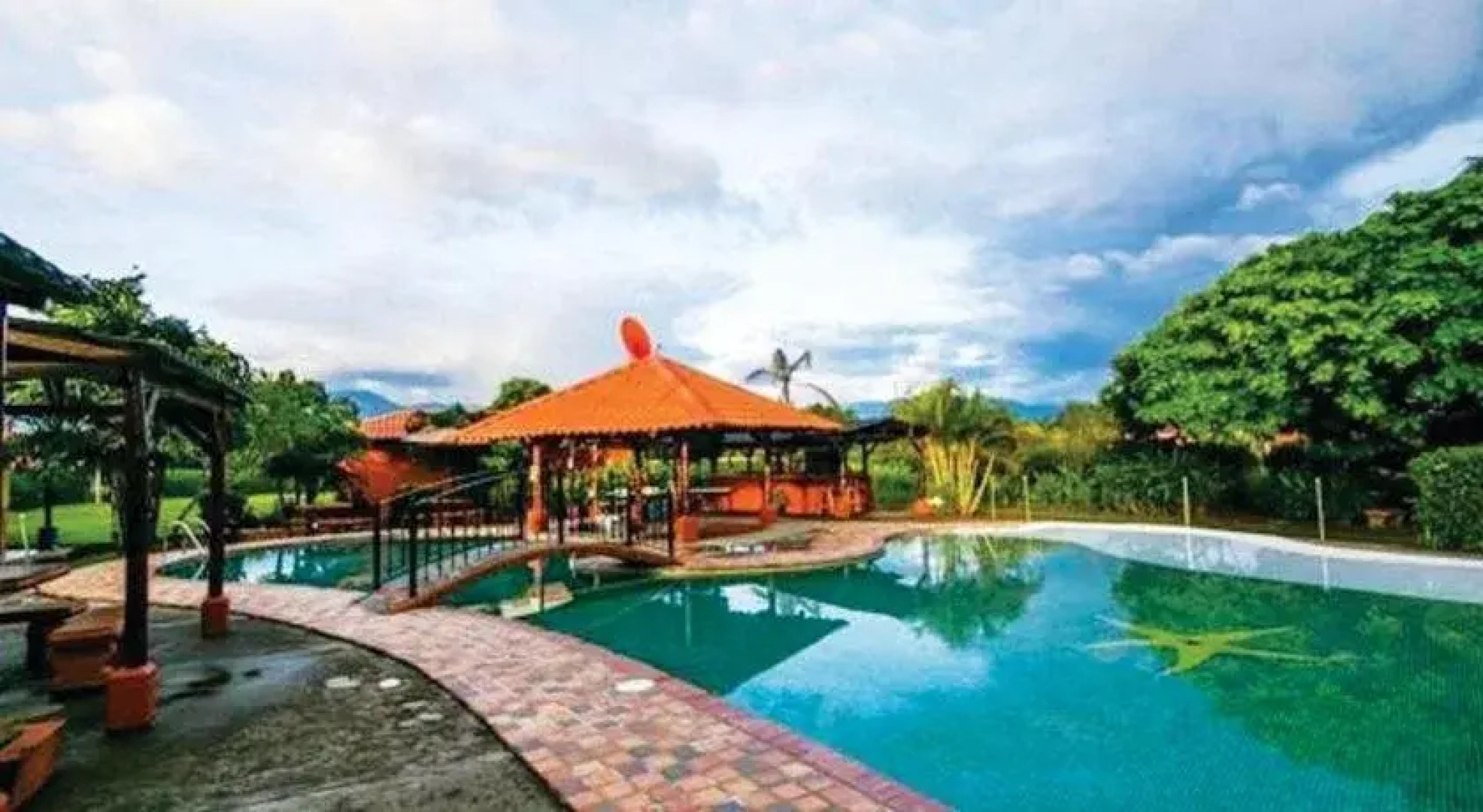Hotel Rancho León
