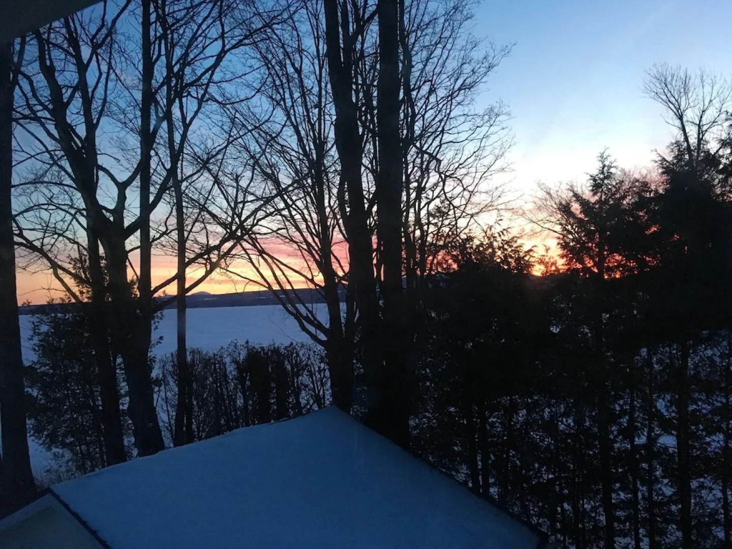 Chalet With 2 Bedrooms in Knowlton, With Wonderful Lake View, Enclosed