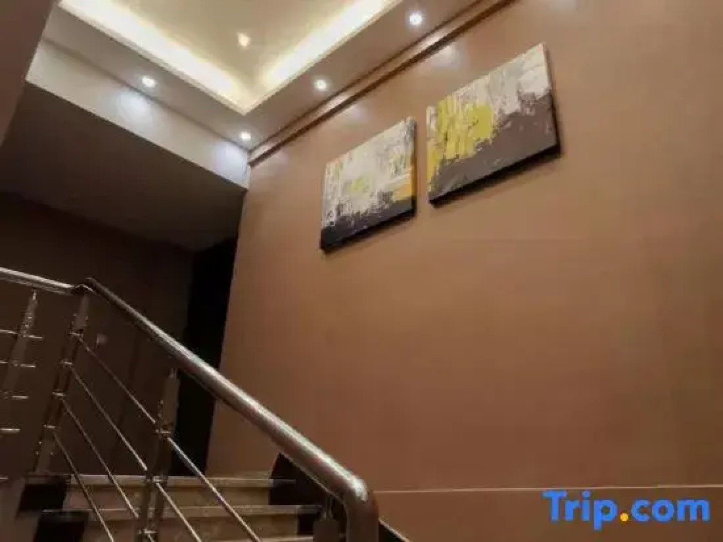 Yiju Collection Hotel (Mohe Beijixing Square)