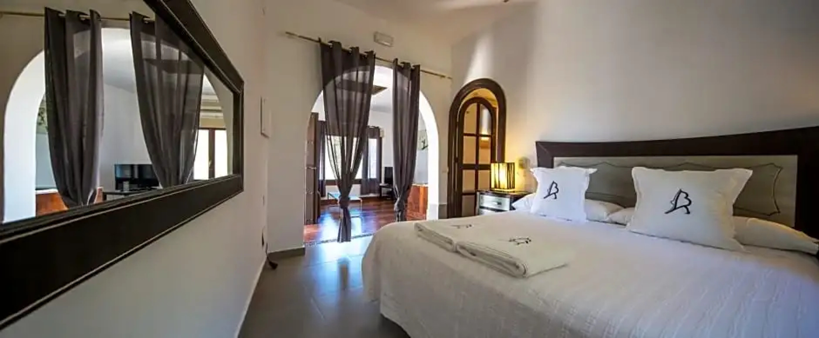 La Almendra y El Gitano