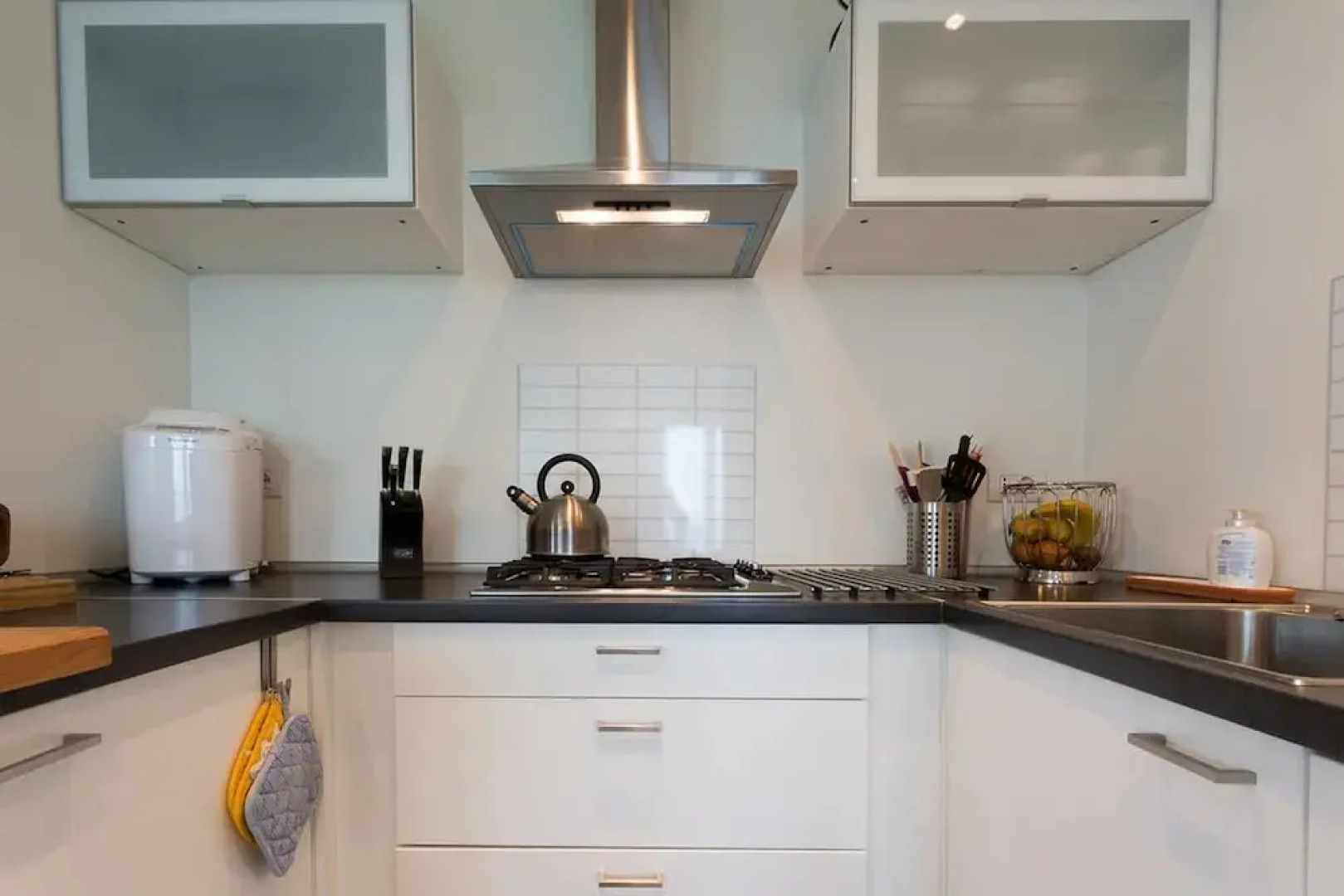 Contemporary 3 Bed Italian Lakes Villa, Lake Views, Wifi, BBQ