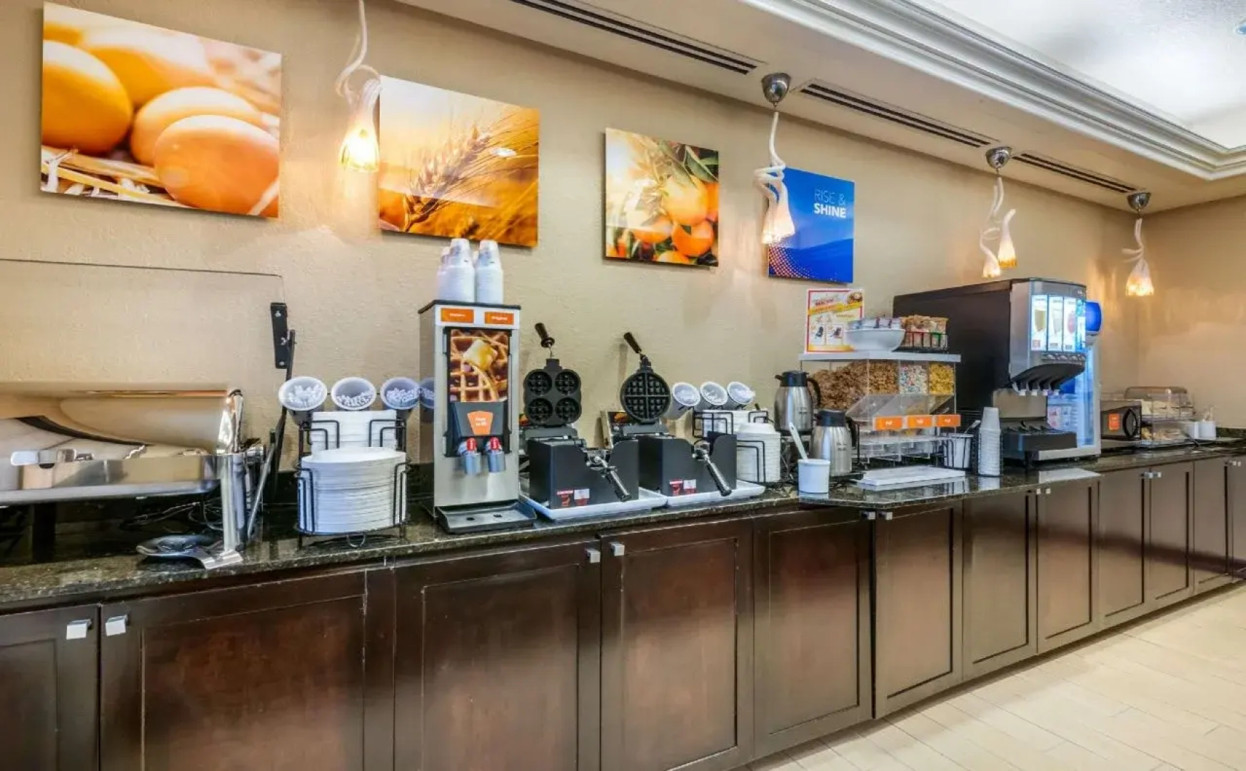 Comfort Inn & Suites Northeast - Gateway