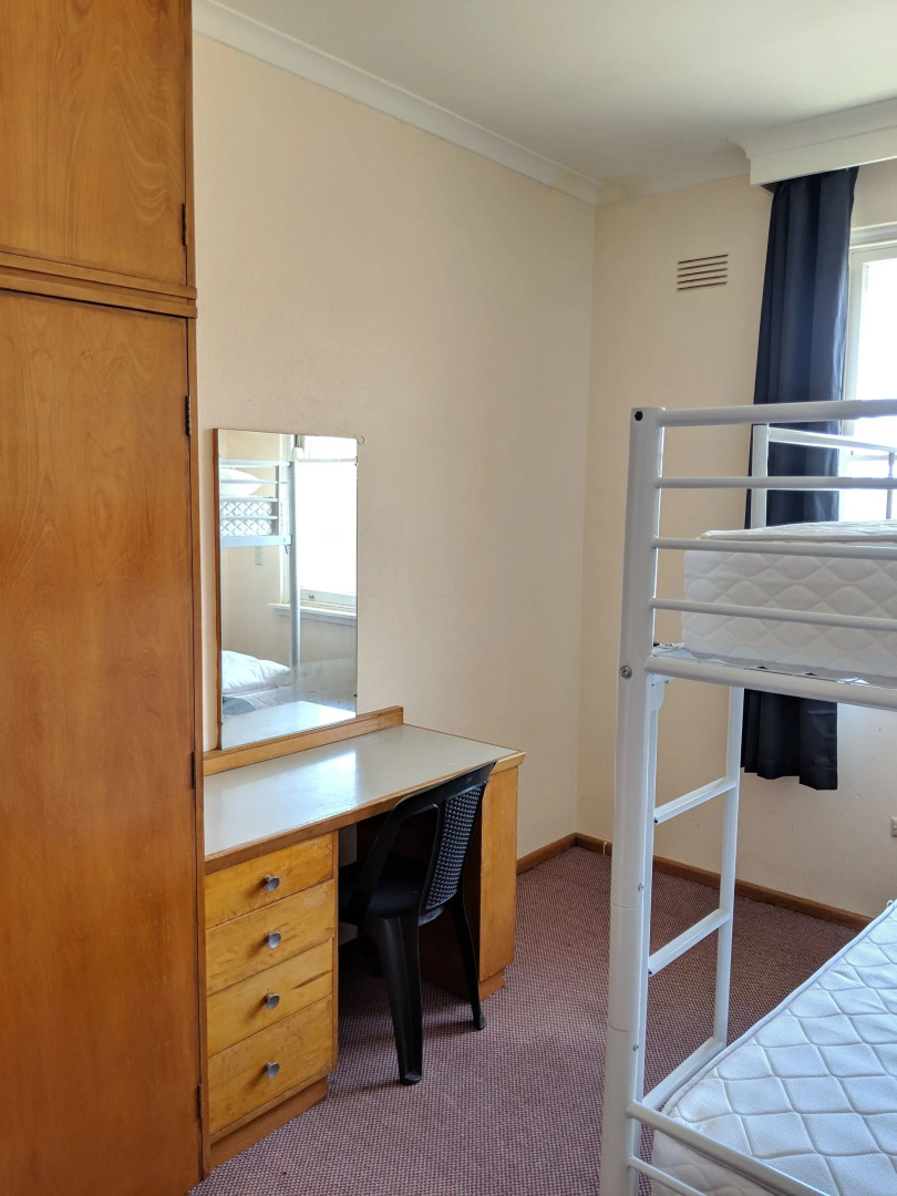 Young Budget Accommodation - Hostel