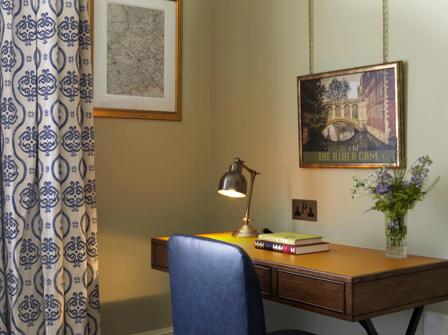 University Arms, Autograph Collection