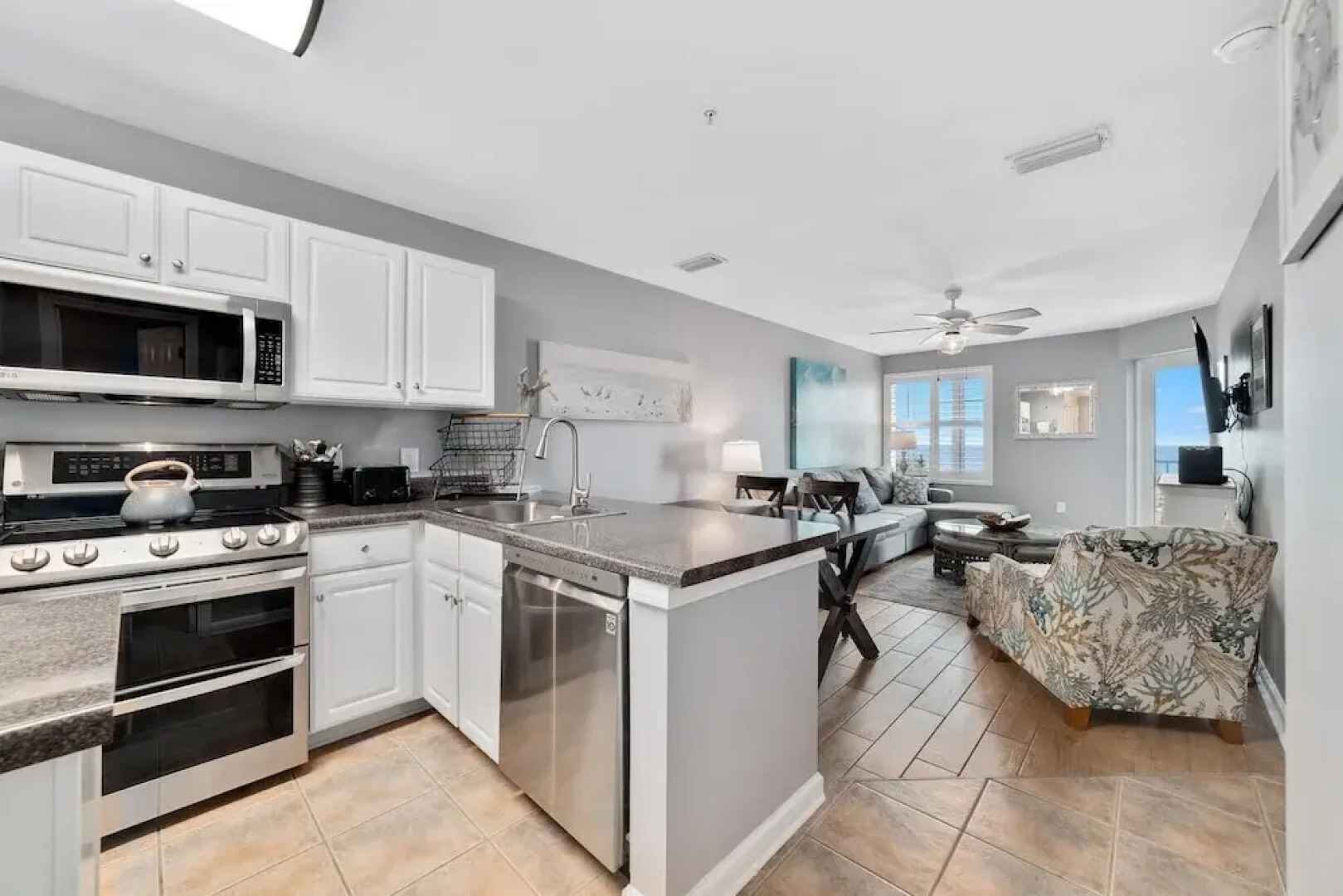 Cozy 2bd/2ba w/ View, Sleeps 6