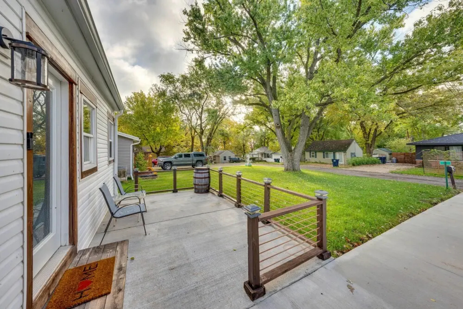 Charming Retreat - Walk to Lake Koshkonong!