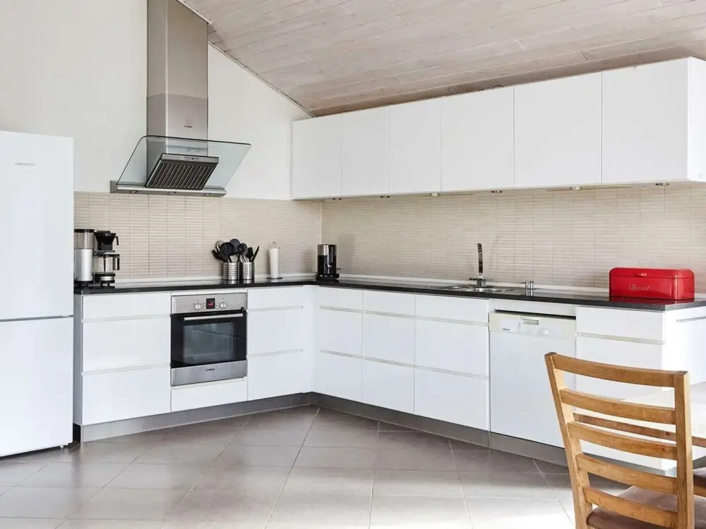 Modern Holiday Home in Zealand with Hot Tub