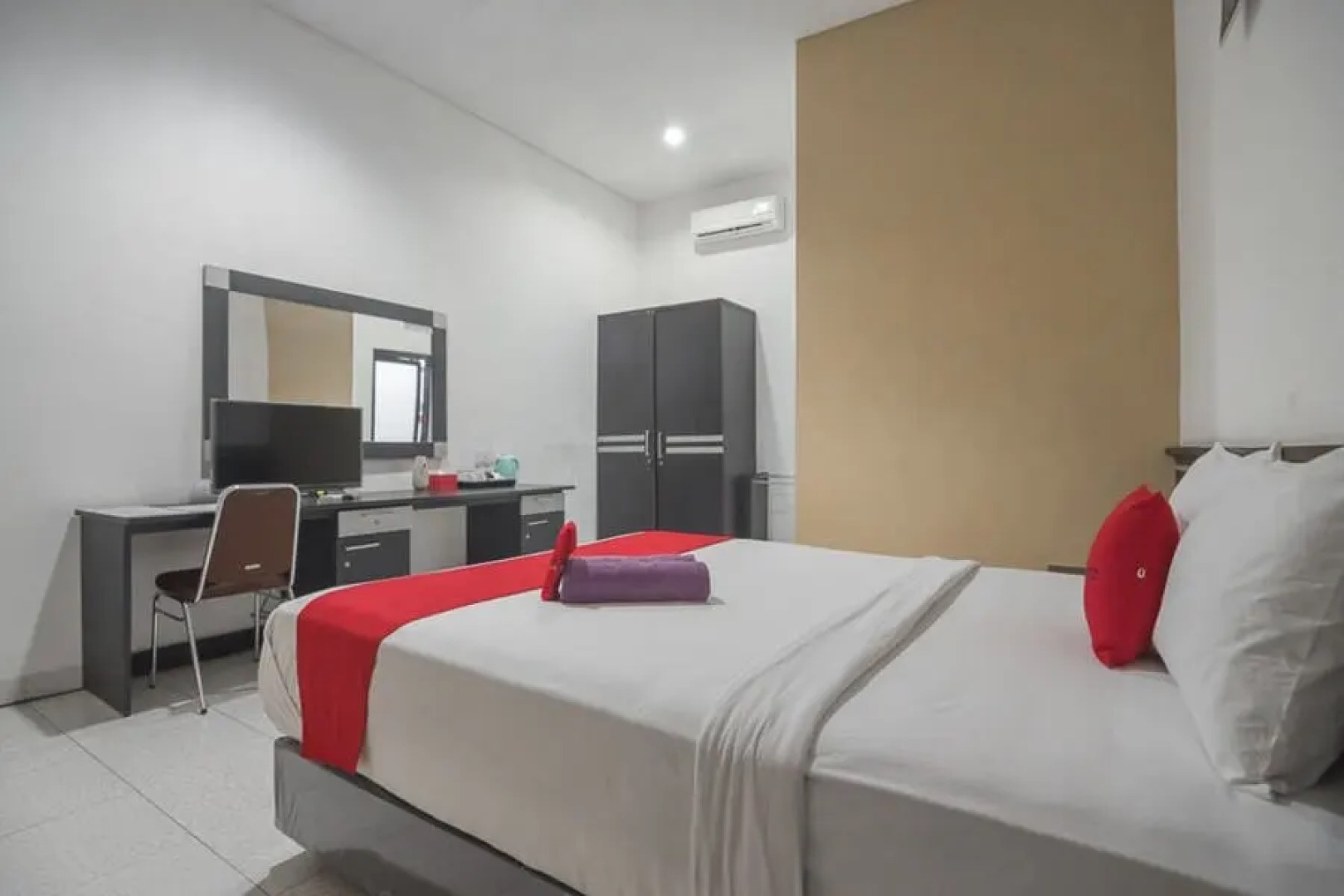 RedDoorz near Radin Intan Airport Lampung 2