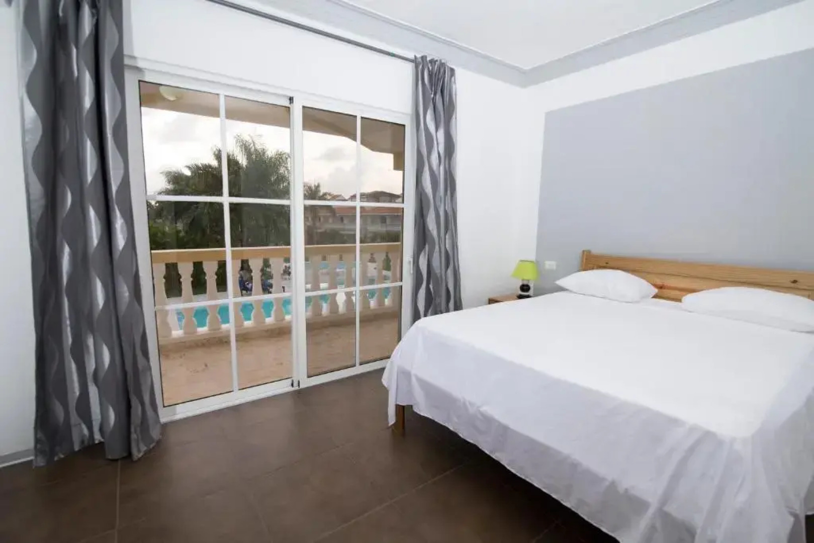 Las Palmeras By Graziano