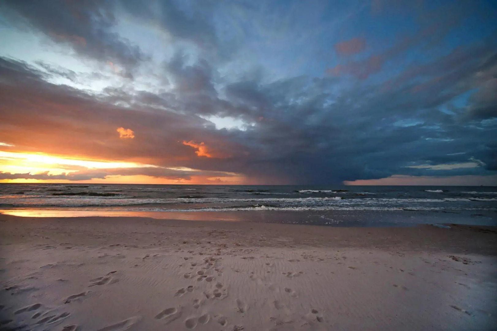 Holiday Home, Private Sauna, Close to the Beach