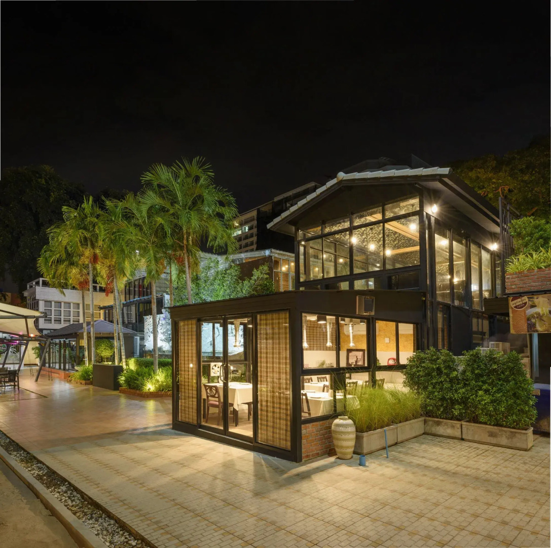 The Loft Seaside Sriracha