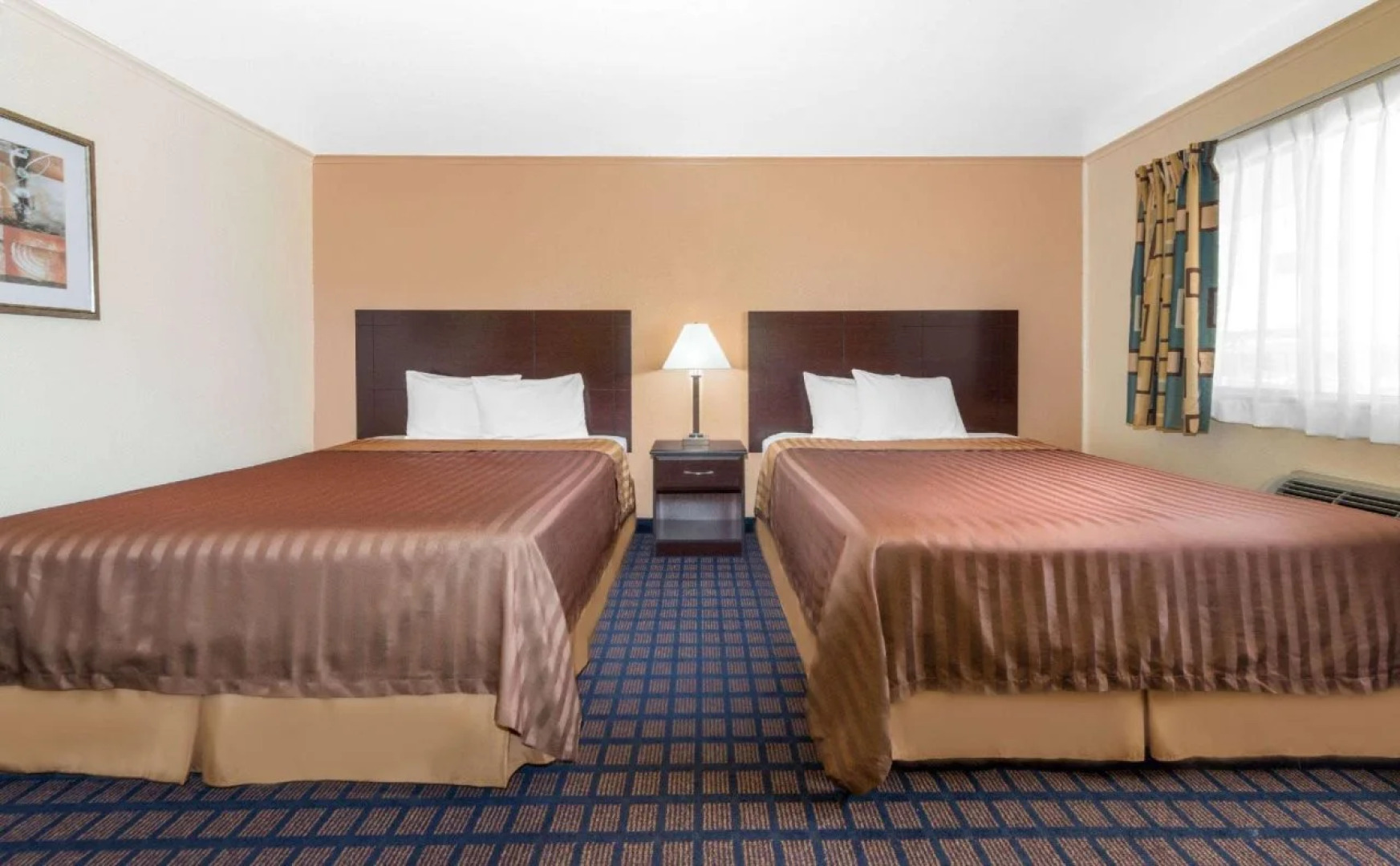 Silver Spur Vintage Inn & Suites