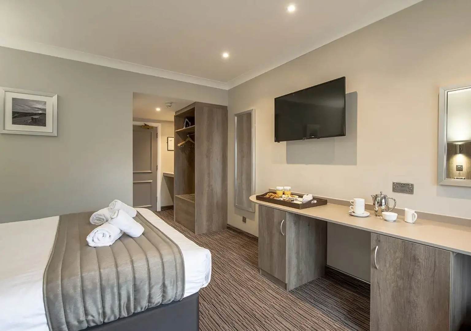 The Hog's Back Hotel & Spa Farnham