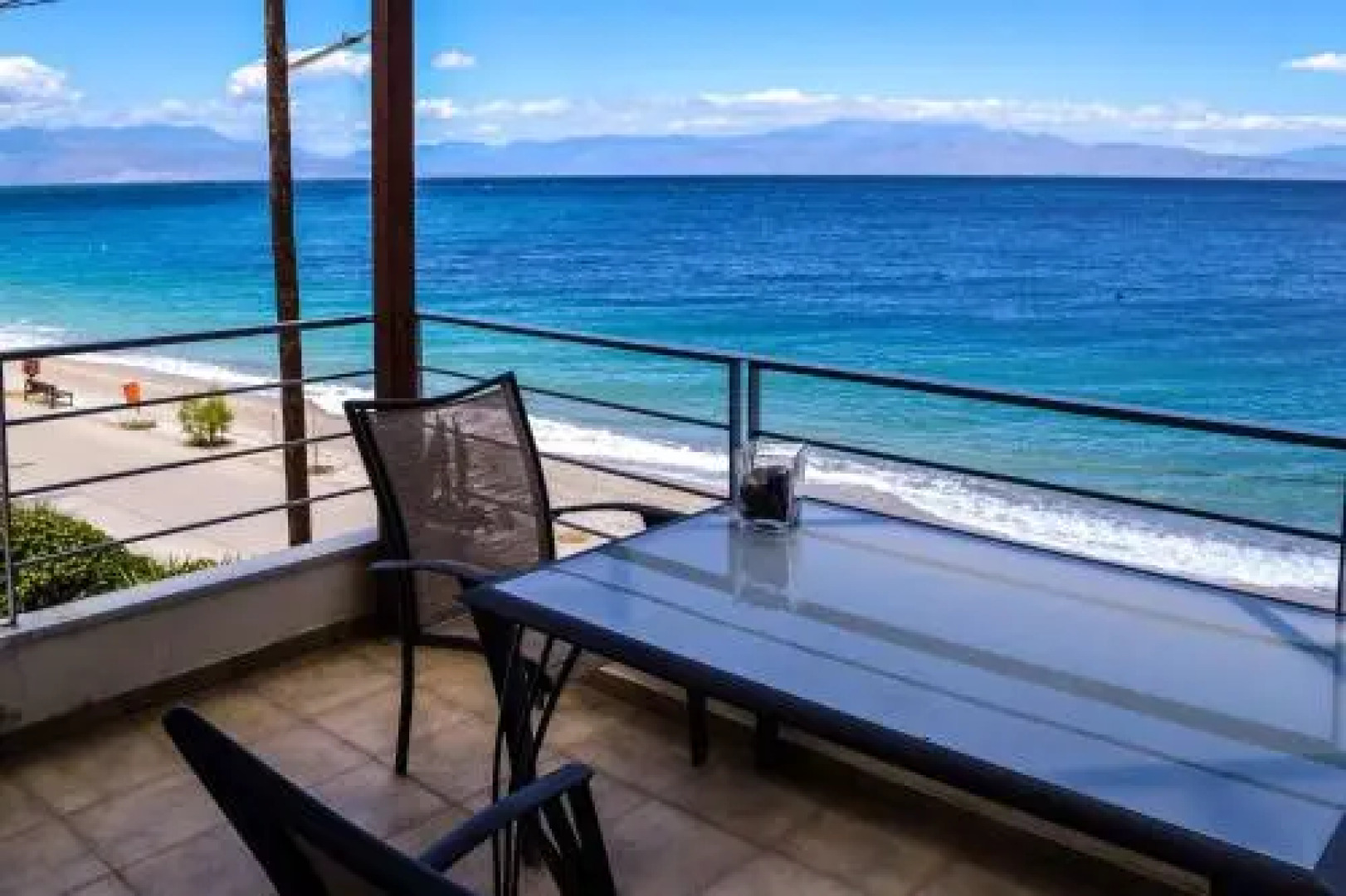 Eclectic Residence with Beach at the Doorstep