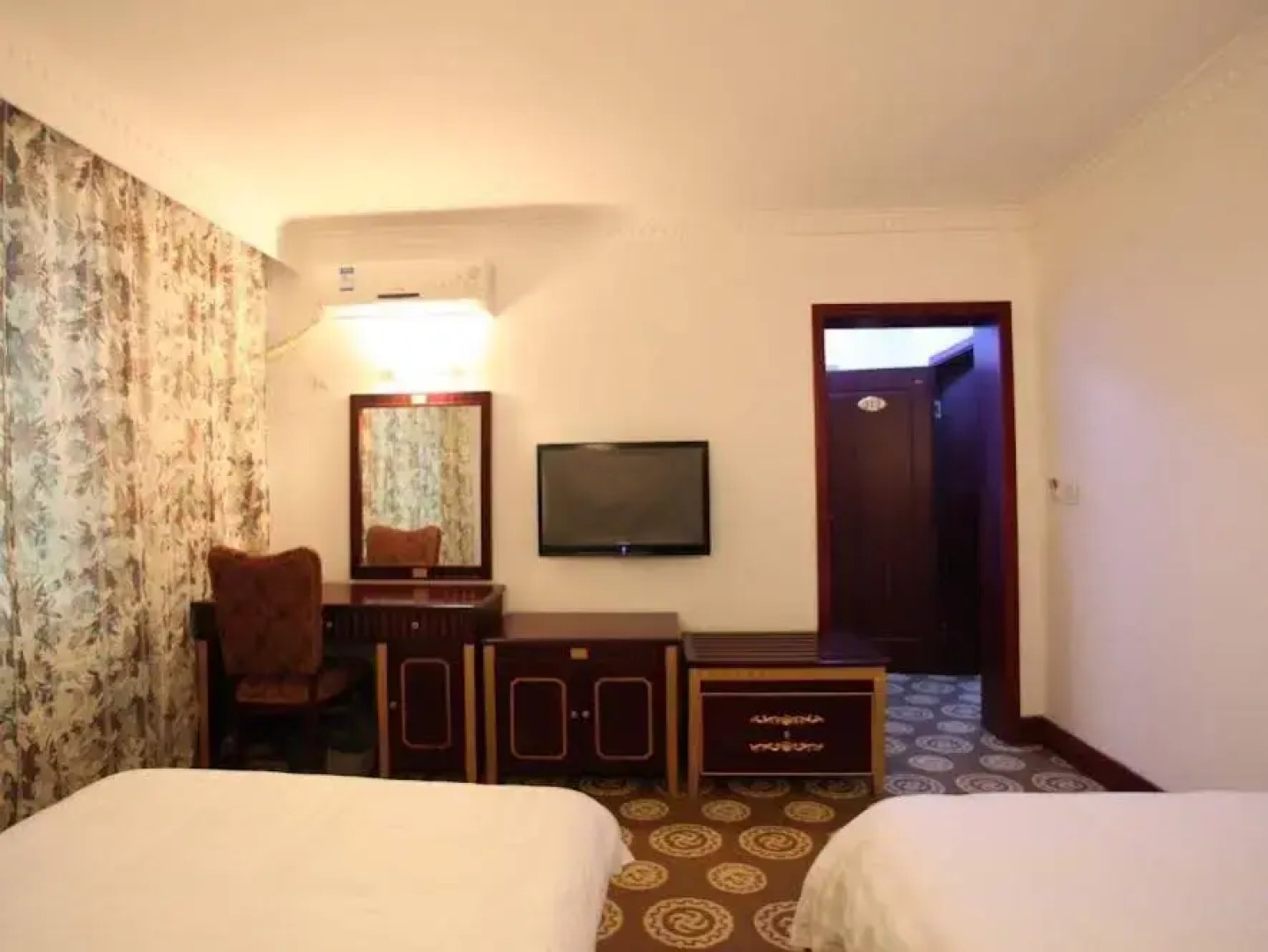 Jiuzhaigou Self Tour Youth Hostel