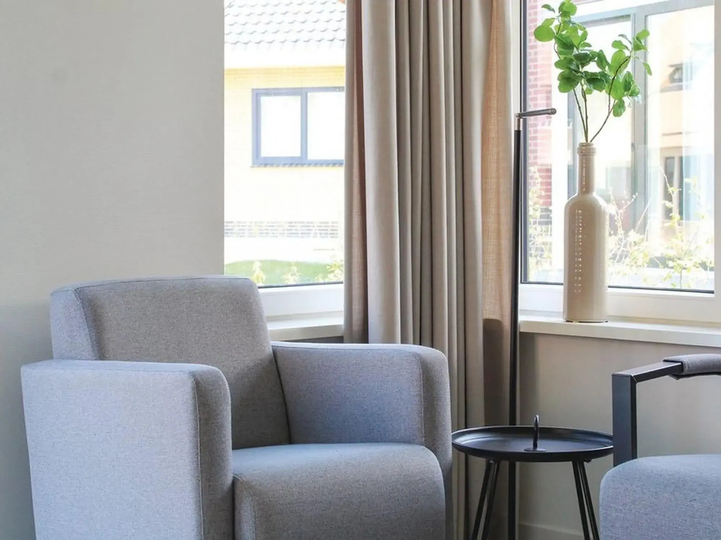 Beautiful villa with sauna, in a holiday park on the water in Friesland