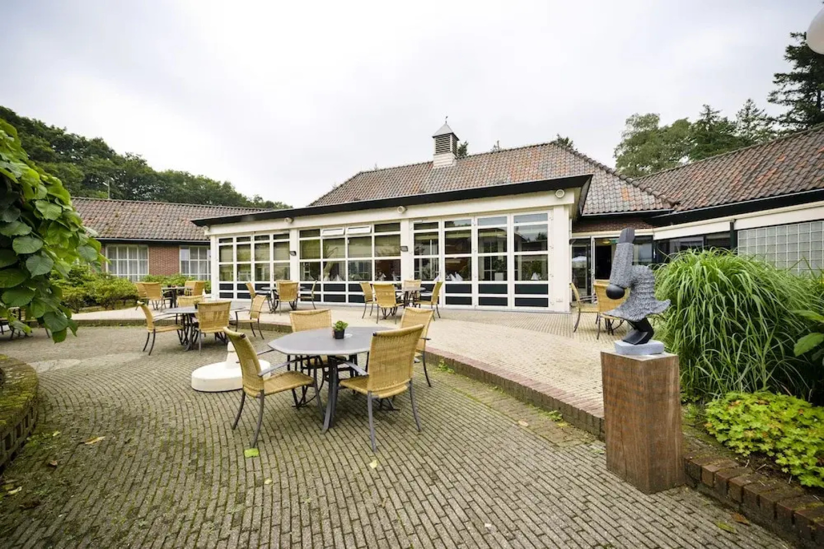 Golden Tulip Victoria