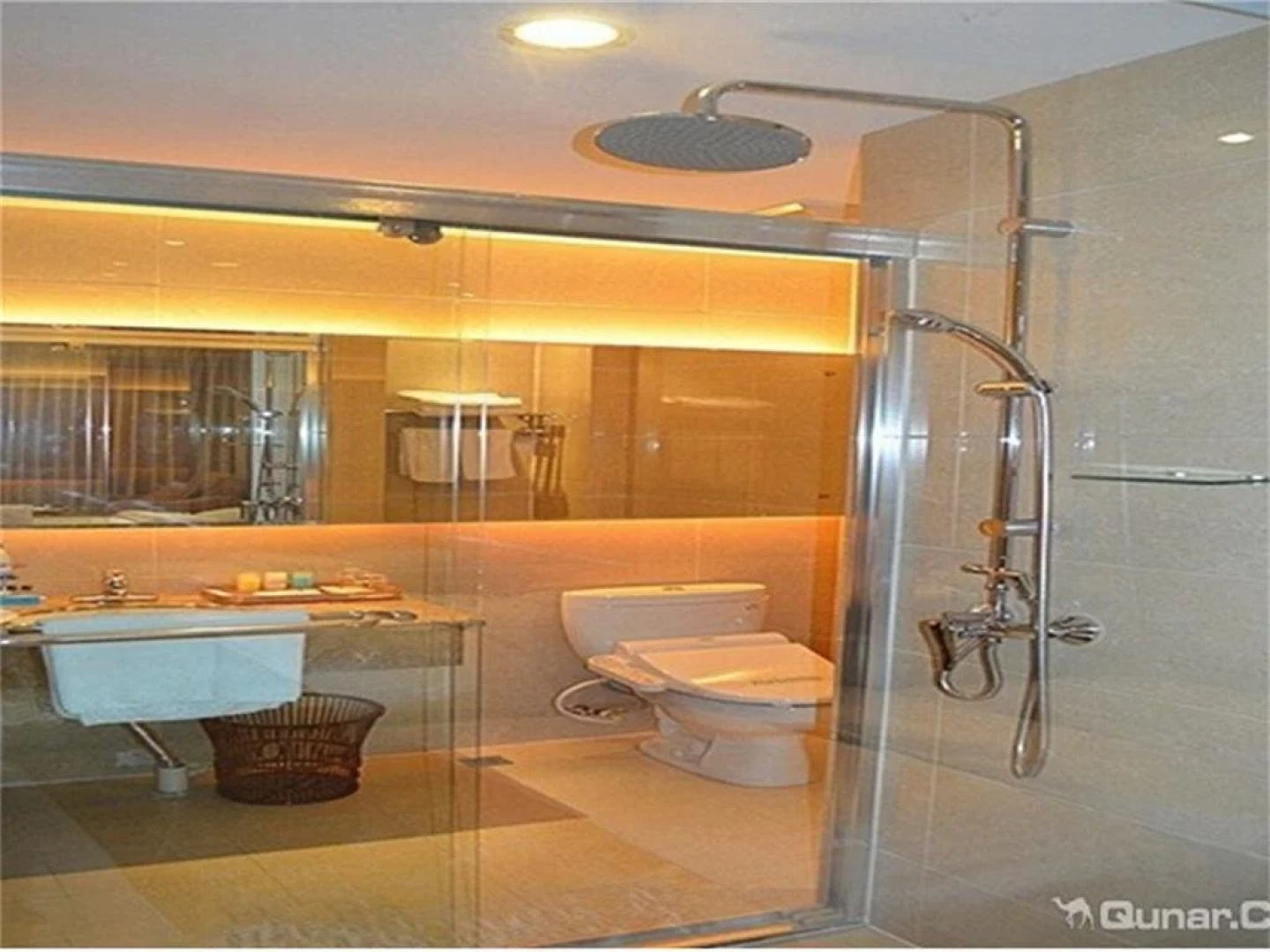 Yangzhong City Business Hotel