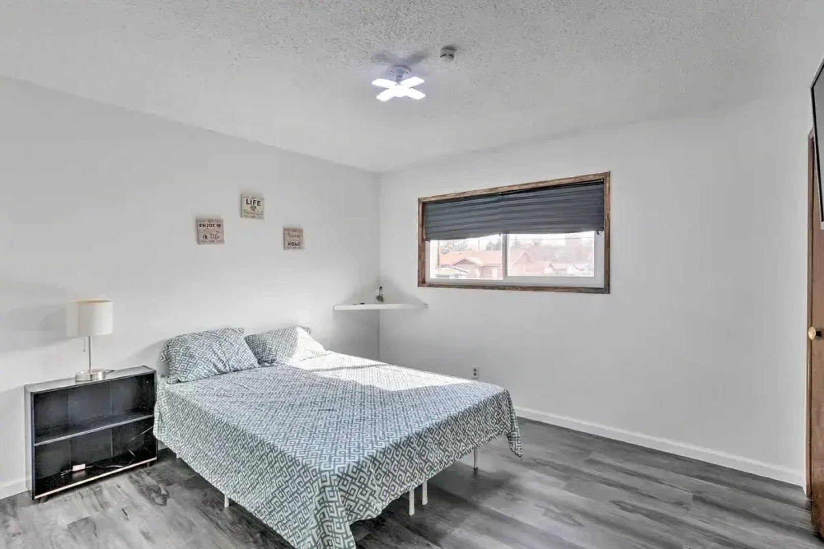 Alturas House w/ Large Front Yard!