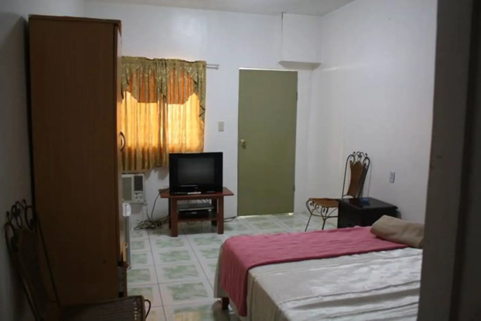 Kokomos Beach Resort