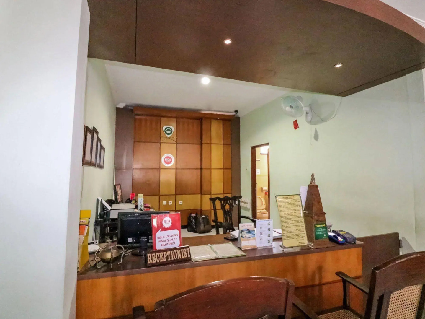 OYO 512 Ndalem Mantrijeron Hotel