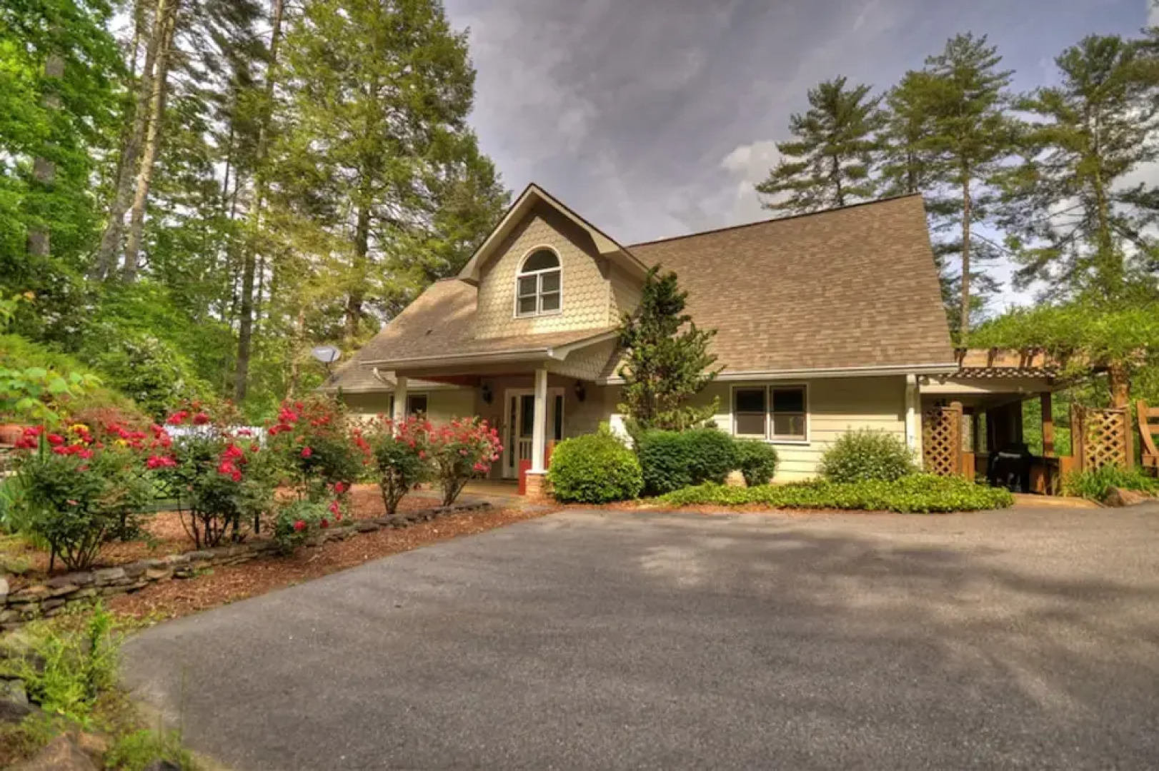 Toccoa Lookout Cottage by Escape to Blue Ridge