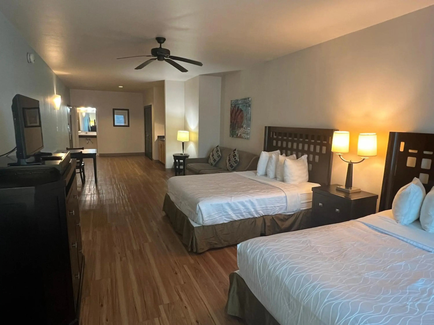 Sunchase Inn & Suites