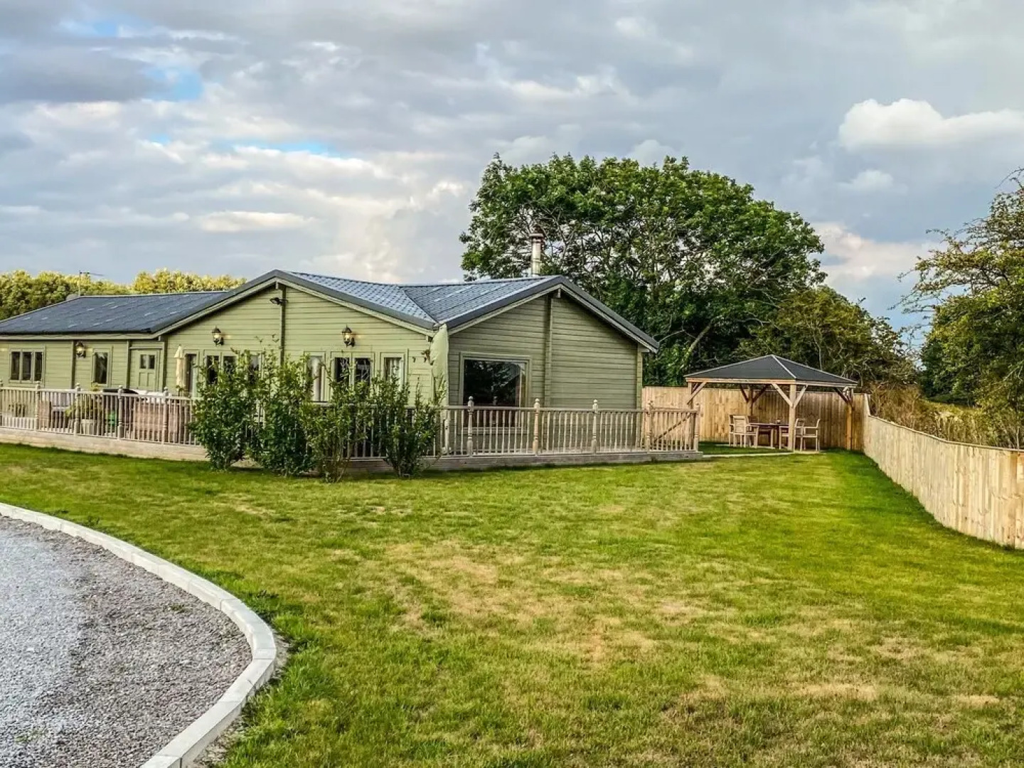 Beautiful 3-bed Luxury Private Lodge in York